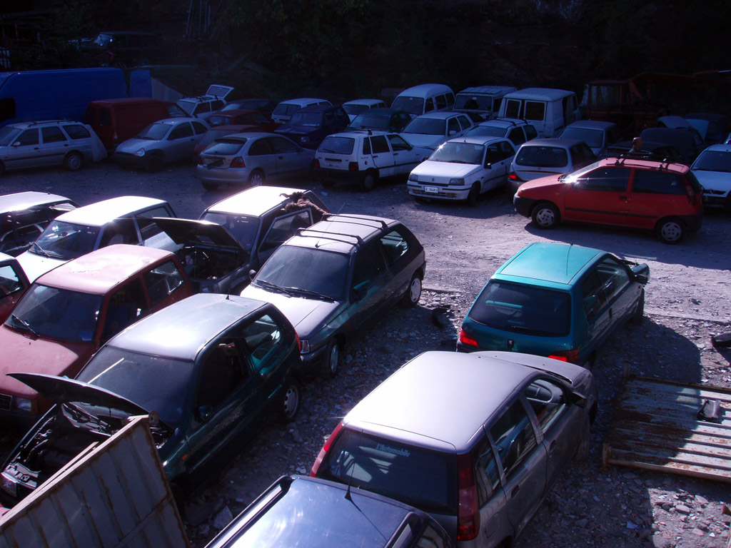 Chi Siamo AUTODEMOLIZIONE MANGINI di Mangini Pierangelo